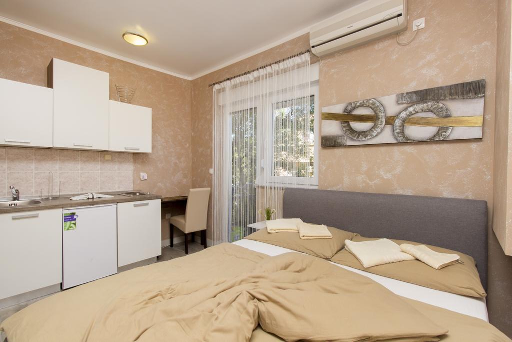 Apartments Maky & Dino Водице Екстериор снимка